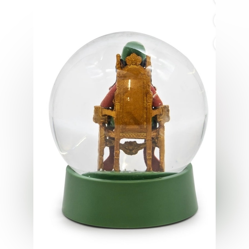 Snoop on the Stoop NIP Snow Globe - Picture 2 of 3